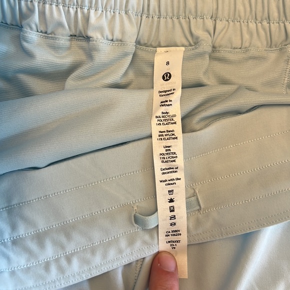 NWT Lululemon Hotty Hot Shorts 4” - Picture 4 of 4